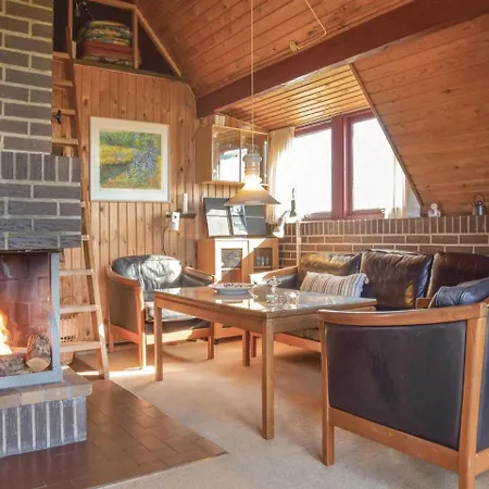3 Bedroom Cozy Home In Ringkobing